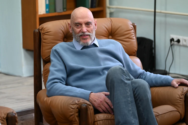 Критикът и преводач Огнян Стамболиев представи книгата си "Кирил Кръстев. Несравнимият"